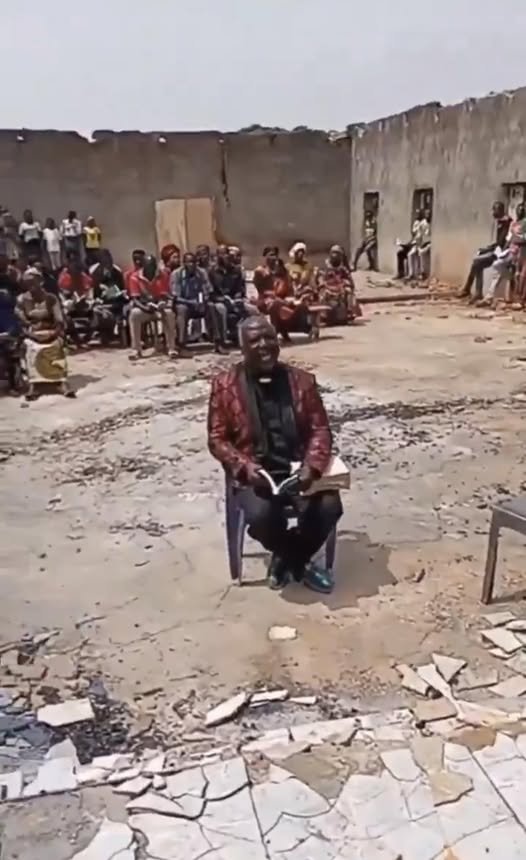 Nigerian Christians refuse to leave churches razed by Islamists